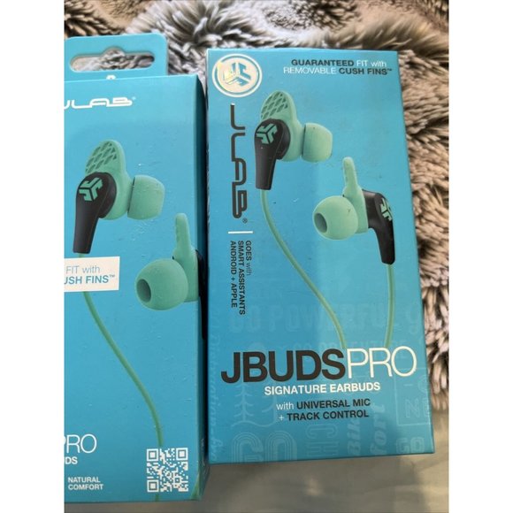 3 of JLab JBuds Pro Signature Earbuds Wired with Universal Mic Teal - Picture 3 of 4